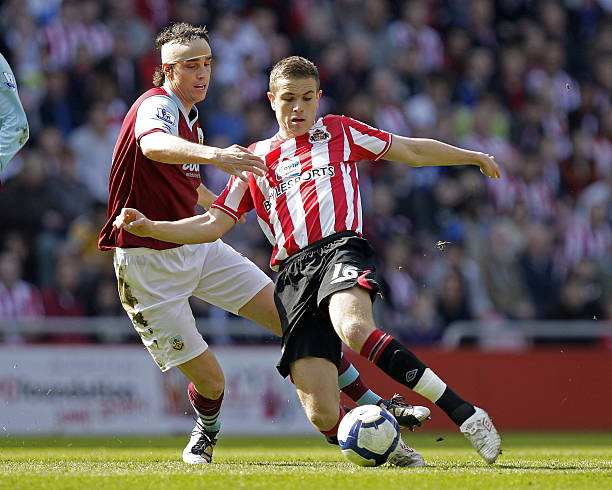 曼队仍不敌 曼队仍不敌