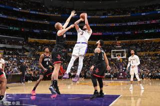 尤其是在下 尤其是在下