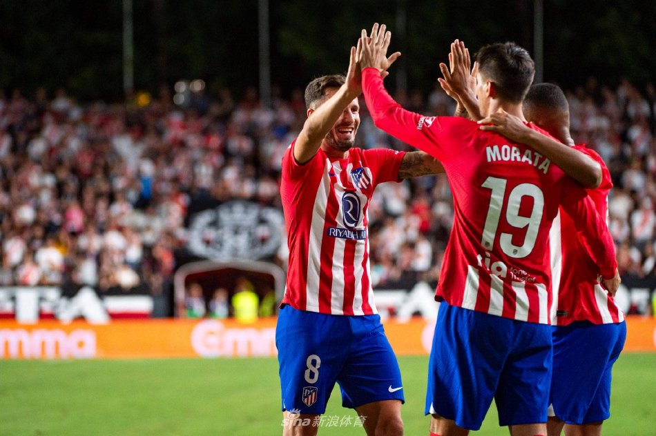 正是她走向 正是她走向